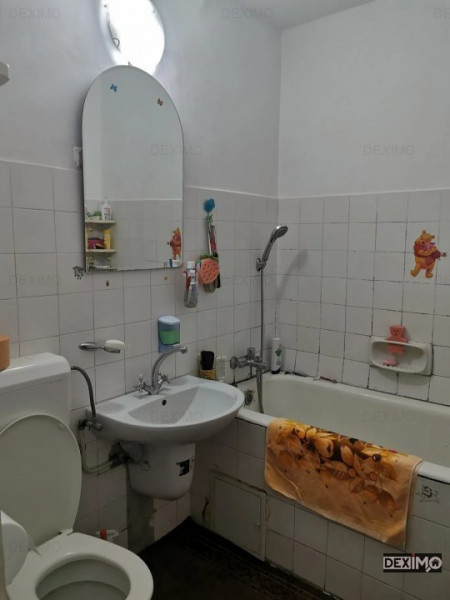 Apartament 3 Camere Semidecomandate - Zona Tomis III - Etaj 1 - Gaze La Aragaz