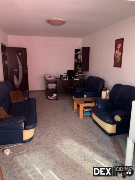 Capitol - Apartament cu 2 Camere Decomandate - Renovat Recent - Liber