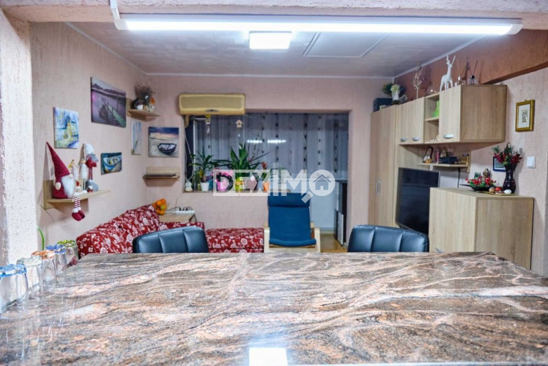 Apartament 3 Camere - Zona Far - Etaj 2- Centrala Pe Gaze