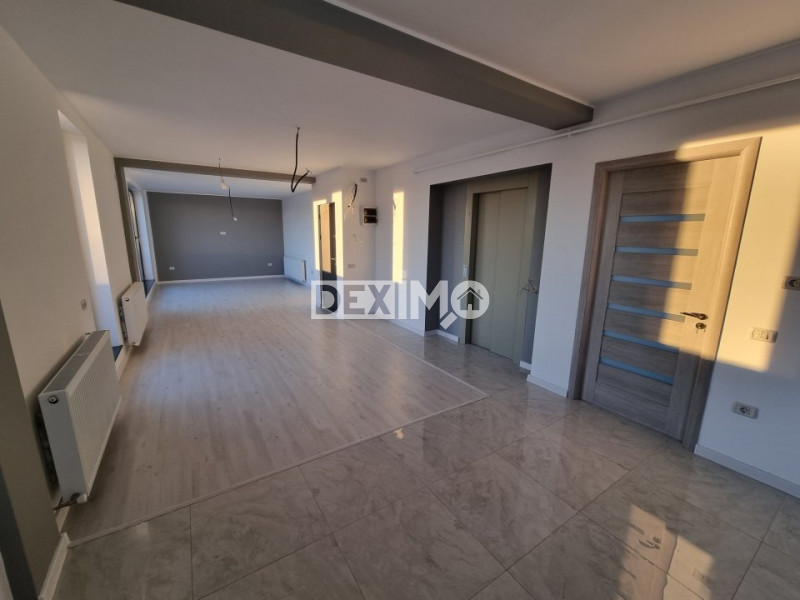Ocazie! Apartament 3 + 2 Camere + Studio - Boxa - 3 Locuri de Parcare
