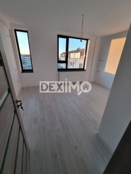 Ocazie! Apartament 3 + 2 Camere + Studio - Boxa - 3 Locuri de Parcare