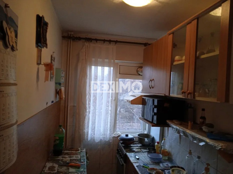 Apartament 2 Camere - Km 4-5 - Etaj 1 - Gaze Pe Scara