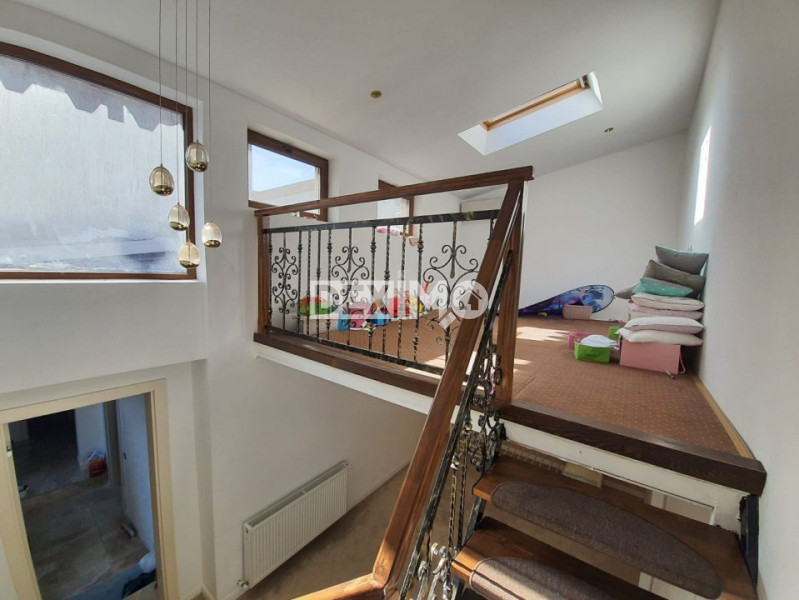 Casa 6 Camere - Centru - Renovata 2021 - Beci