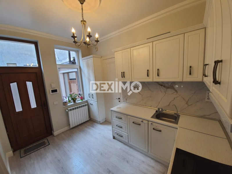 Casa 6 Camere - Centru - Renovata 2021 - Beci