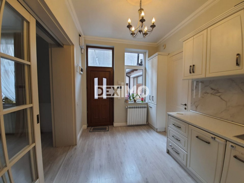 Casa 6 Camere - Centru - Renovata 2021 - Beci