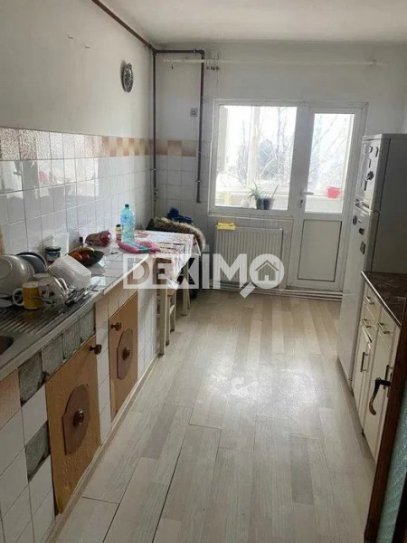 Apartament 3 Camere - Gara - Etaj 1 - Centrala Pe Gaze