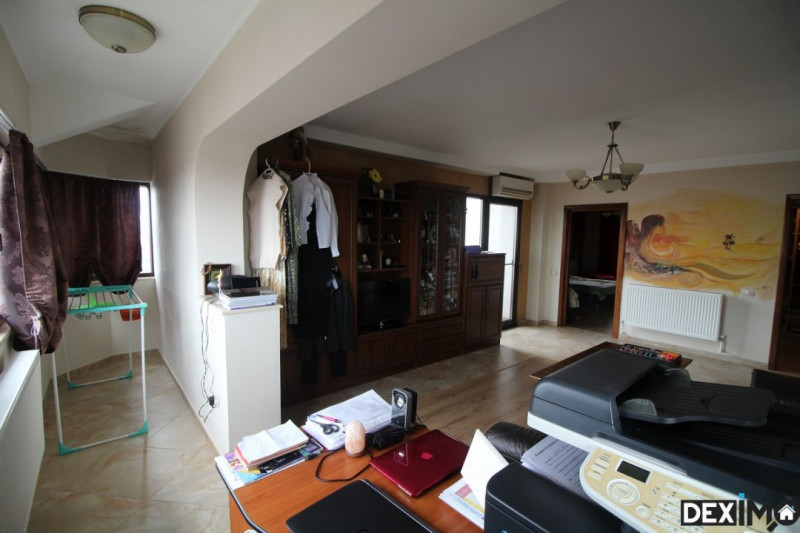 Apartament In Vila - Zona Universitate - Mobilat / Utilat - Aproape De Plaja