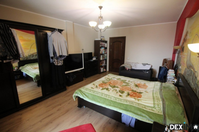 Apartament In Vila - Zona Universitate - Mobilat / Utilat - Aproape De Plaja