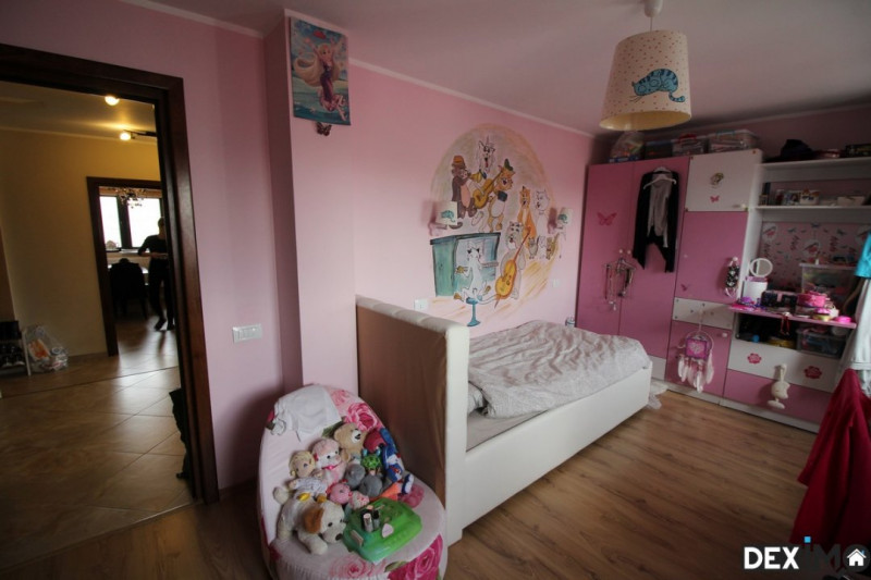 Apartament In Vila - Zona Universitate - Mobilat / Utilat - Aproape De Plaja