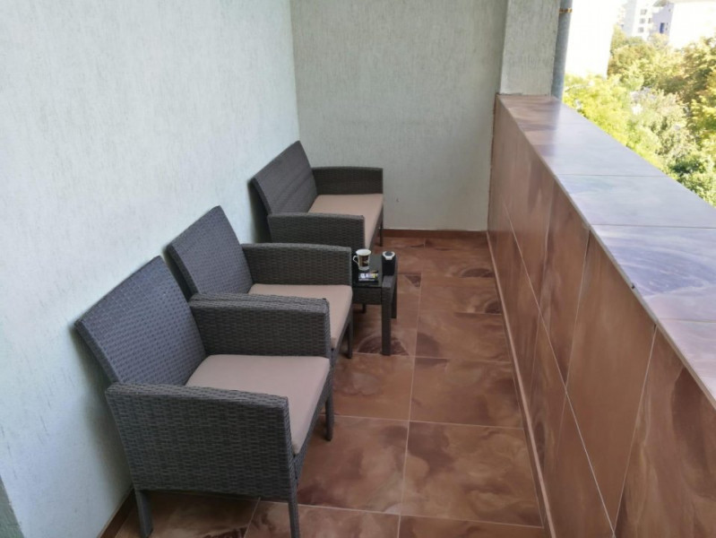 Apartament In Vila - Zona Universitate - Mobilat / Utilat - Aproape De Plaja