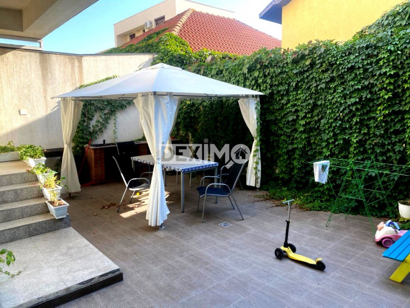 Apartament Oneiro Beach gradină si locuri de parcare proprietate 