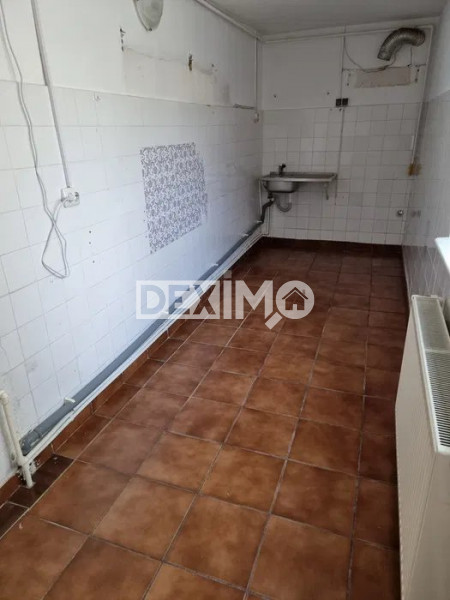 Casa 4 Camere - Zona Bratianu - Intretinuta - Centrala Pe Gaze