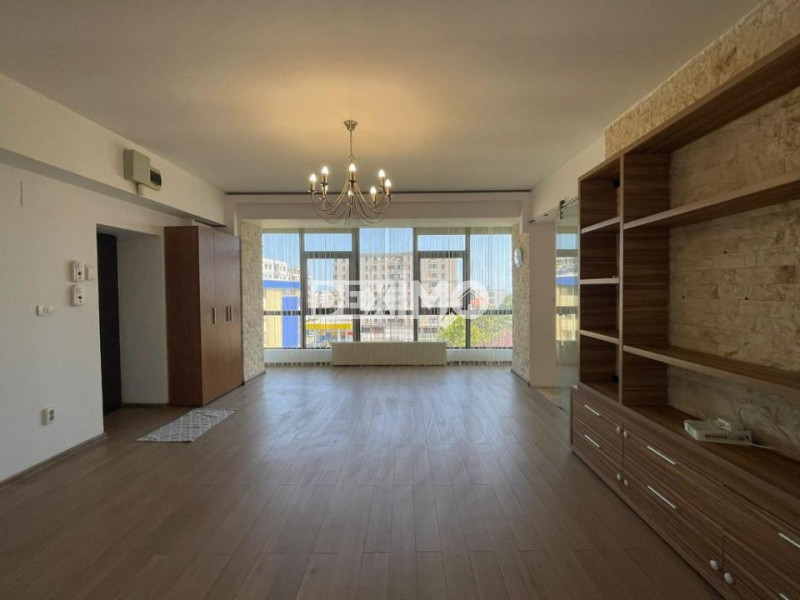 Duplex - 5 Camere - Renovat - Partial Mobilat - Terasa Spatioasa - Loc Parcare