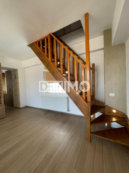 Duplex - 5 Camere - Renovat - Partial Mobilat - Terasa Spatioasa - Loc Parcare