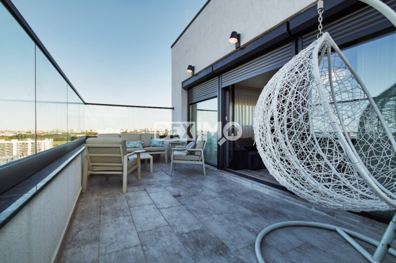 Apartament ultramodern vedere la lac si mare 