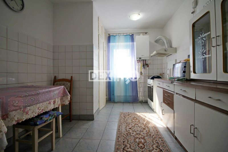 Apartament 3 Camere - Inel I - Centrala Pe Gaze -4 Din 4 Cu Pod