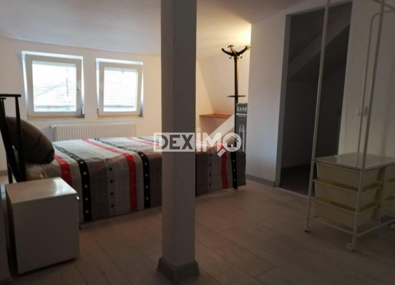 Casa  2 Camere - Trocadero -  Centrala Proprie - Renovat 2020 - Loc Parcare  