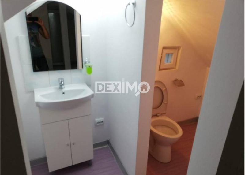 Casa  2 Camere - Trocadero -  Centrala Proprie - Renovat 2020 - Loc Parcare  