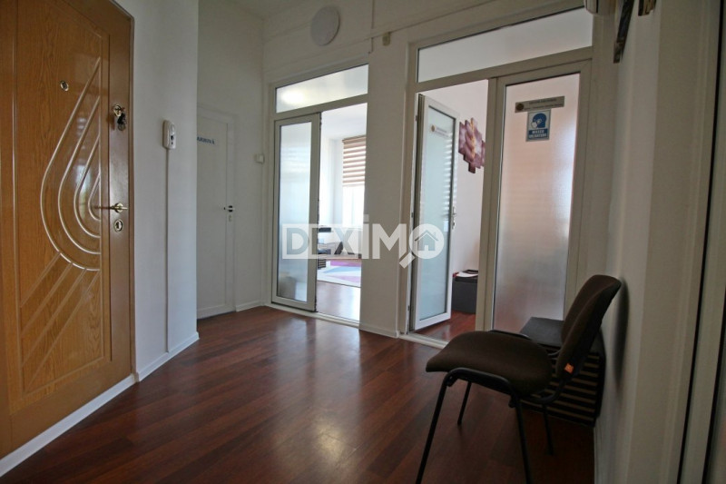 Apartament Ultracentral - Pozitionare Deosebita - Pretabil Birouri/Rezidential