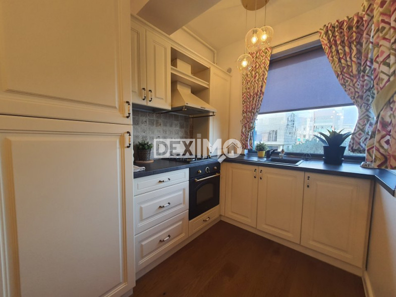 MAMAIA-PLAJA AZIMUTH-APARTAMENT 2 CAMERE LUX 50 M PANA LA PLAJA LOC PARCARE