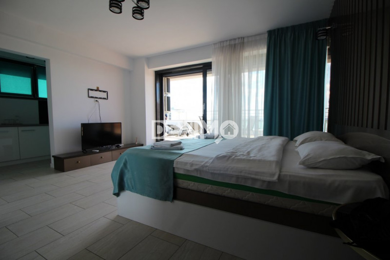 Proprietate Exclusivista - Intreg Ultim Etaj - Mamaia Nord - Vedere Lac