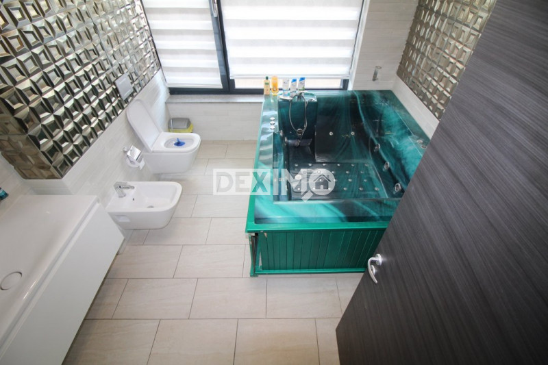 Proprietate Exclusivista - Intreg Ultim Etaj - Mamaia Nord - Vedere Lac