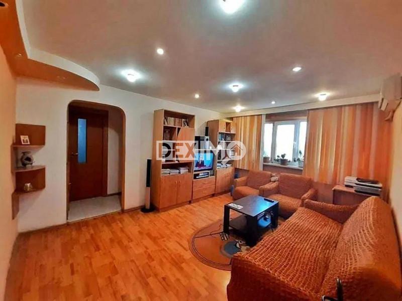 Apartament 3 Camere - Poarta 6 - Etaj 3 - Gaze La Usa