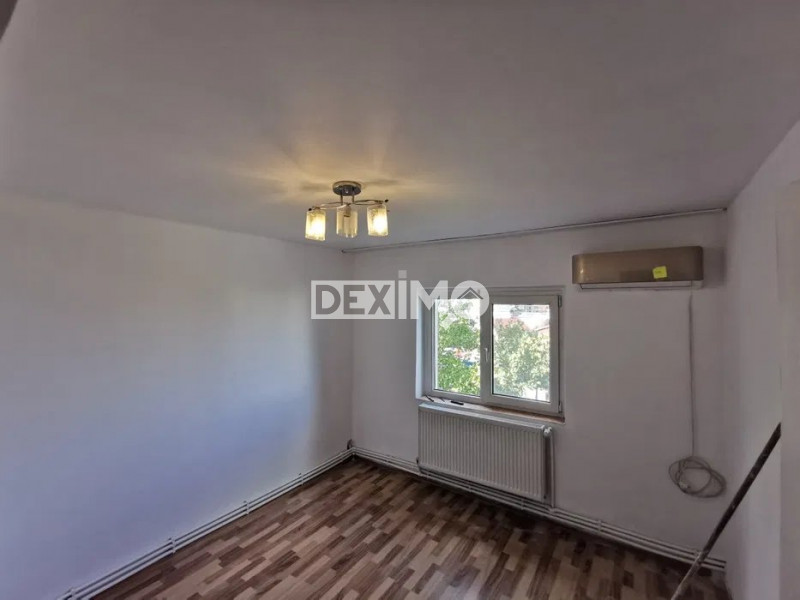 Apartament 3 Camere - Primo - Centrala Pe Gaze - Liber