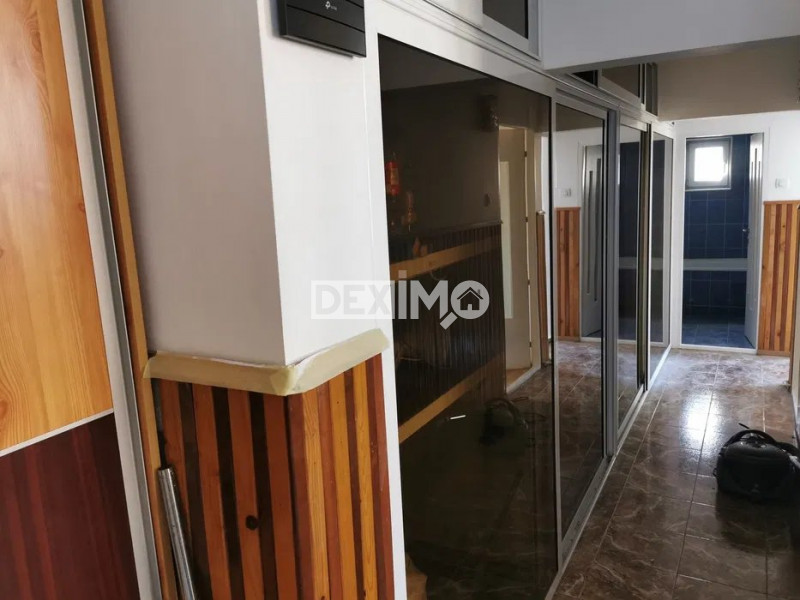 Apartament 3 Camere - Primo - Centrala Pe Gaze - Liber