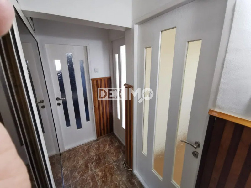 Apartament 3 Camere - Primo - Centrala Pe Gaze - Liber