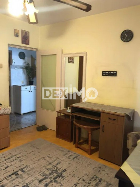 Garsoniera - Primo - Etaj 3 - Gaze La Usa