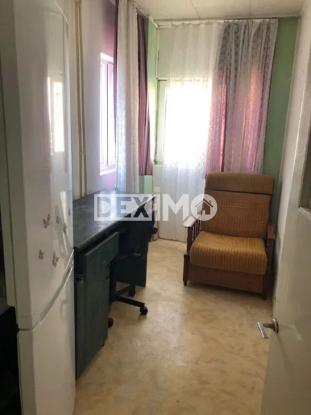 Garsoniera - Primo - Etaj 3 - Gaze La Usa