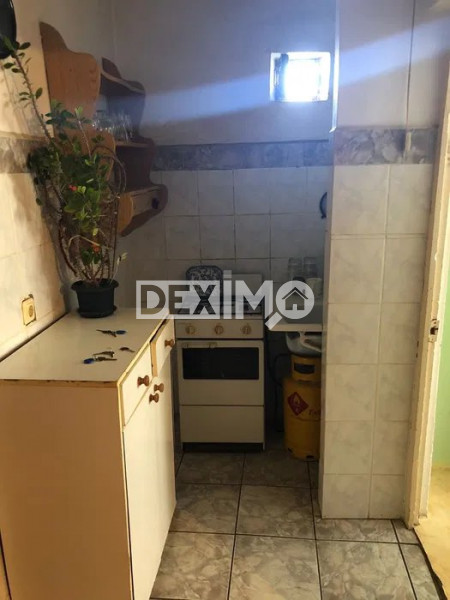 Garsoniera - Primo - Etaj 3 - Gaze La Usa