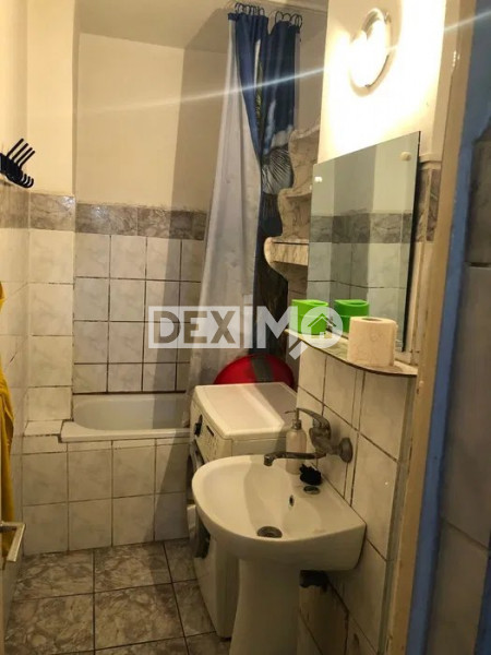 Garsoniera - Primo - Etaj 3 - Gaze La Usa