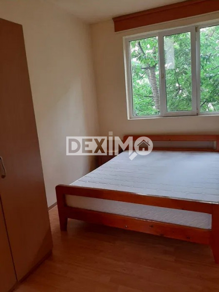 Apartament 3 Camere - Zona Compozitori - Apartament Imens În Vilă - Termen Lung