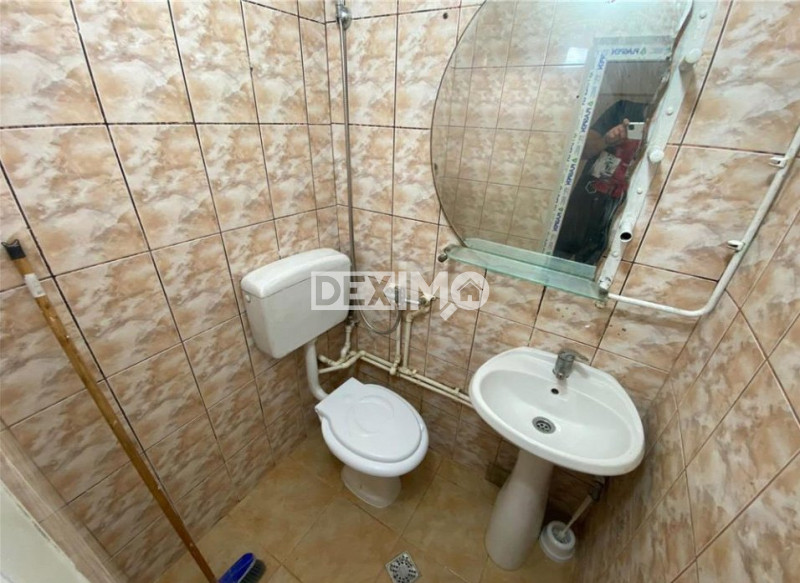 Garsoniera - Zona Energia - Renovata - Etaj 2 - Vedere Pe Spate