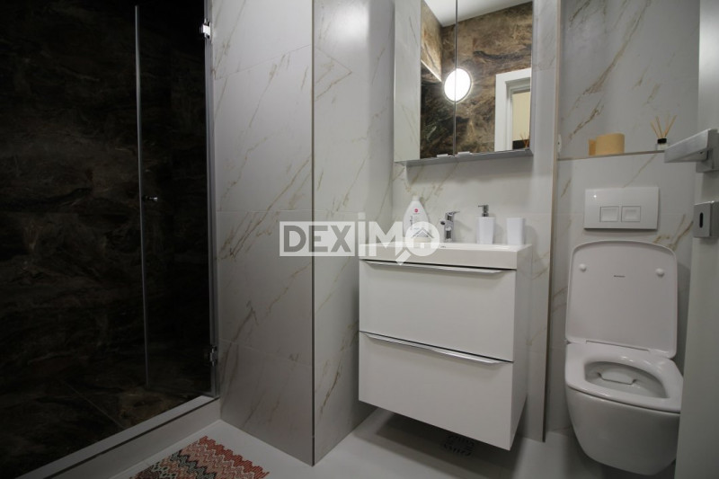 Apartament LUXURY II - Zona REX - Vedere Frontala Lac - Pentru Pretentiosi !!!