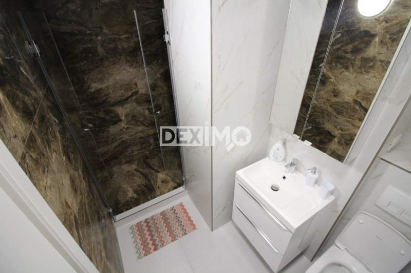 Apartament LUXURY II - Zona REX - Vedere Frontala Lac - Pentru Pretentiosi !!!