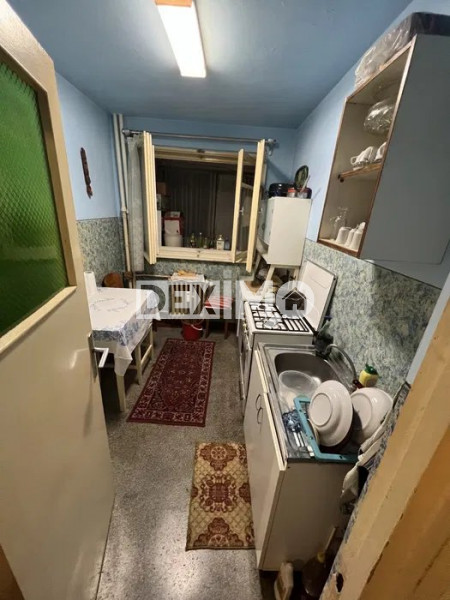 Apartament 2 Camere - Zona Abator - Etaj Intermediar - Gaze Pe Scara