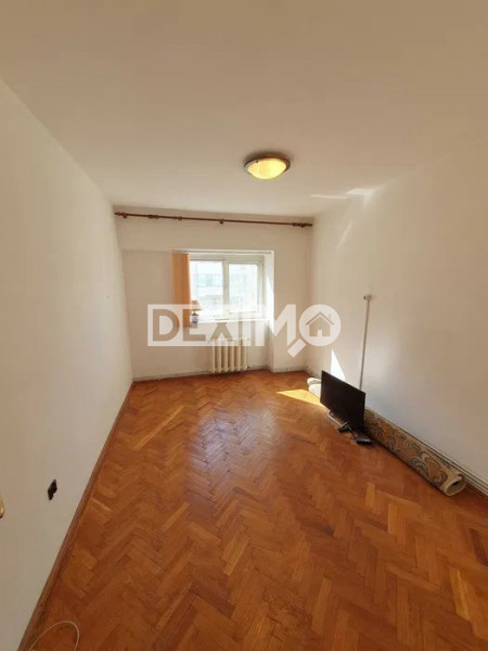 Apartament 4 Camere - Stadion - Etaj Intermediar - Centrala Pe Gaze - Liber