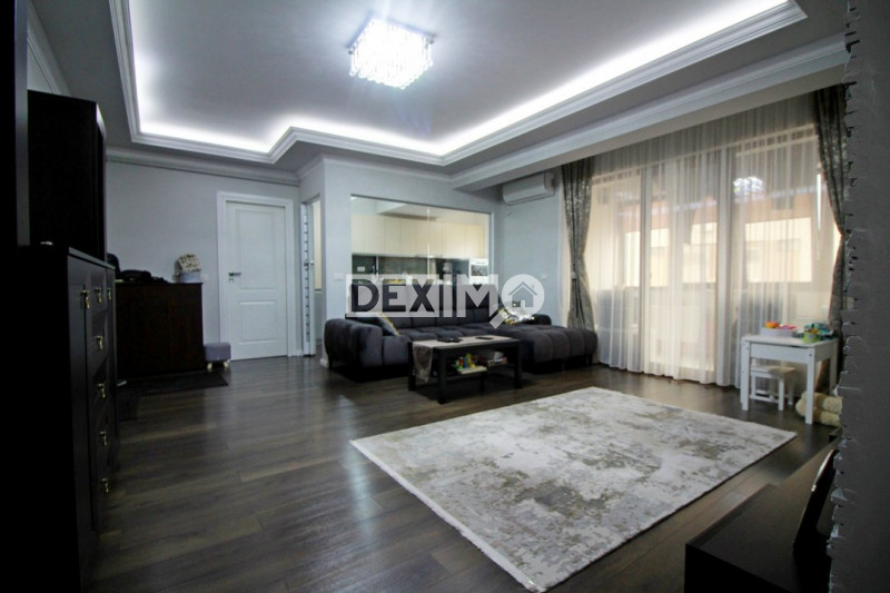 Apartament DE LUX - Faleza Nord Reyna -  Loc Parcare În Proprietate