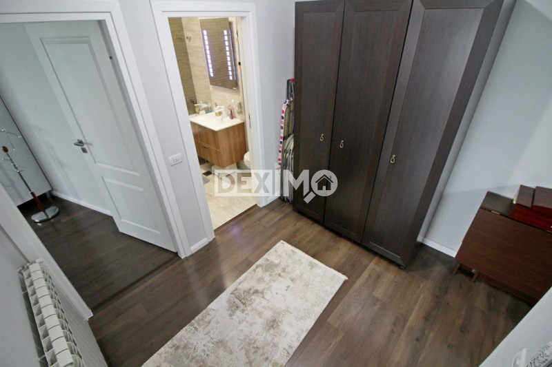 Apartament DE LUX - Faleza Nord Reyna -  Loc Parcare În Proprietate