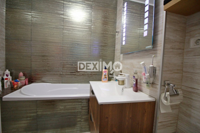 Apartament DE LUX - Faleza Nord Reyna -  Loc Parcare În Proprietate