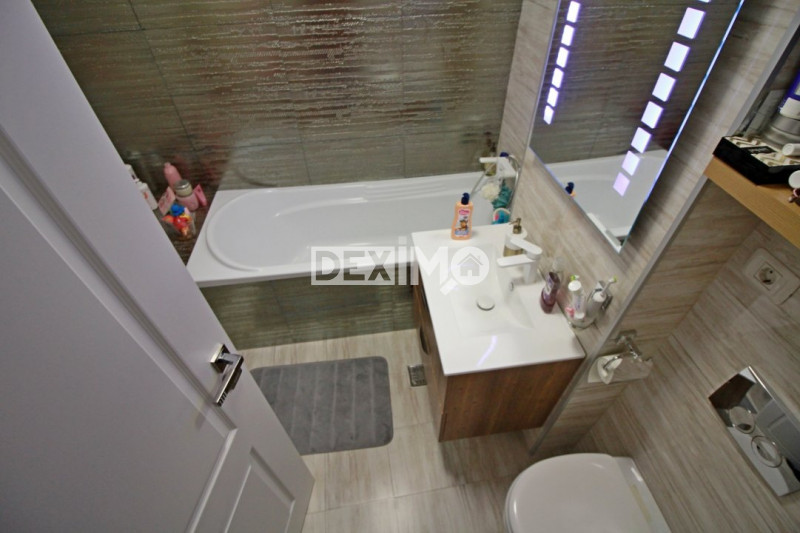 Apartament DE LUX - Faleza Nord Reyna -  Loc Parcare În Proprietate