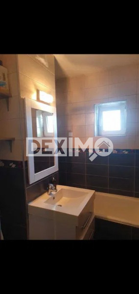 Apartament 3 Camere - Km 5 - Etaj Intermediar - Partial Mobilat - Boxa