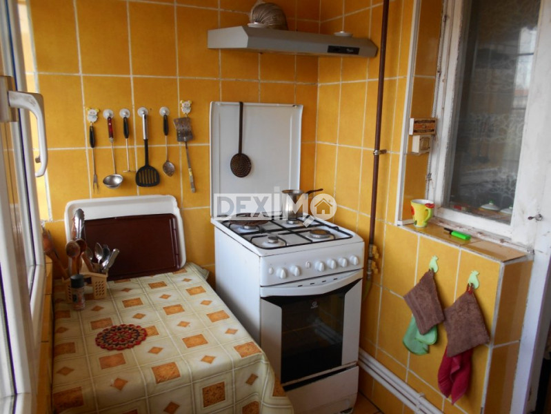 Apartament 2 Camere - Km 5 - Etaj 1 - Centrala Pe Gaze