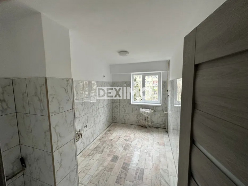 CIRESICA Piata - Apartament 3 Camere - Etaj 2 - Gaze La Usa - Boxa