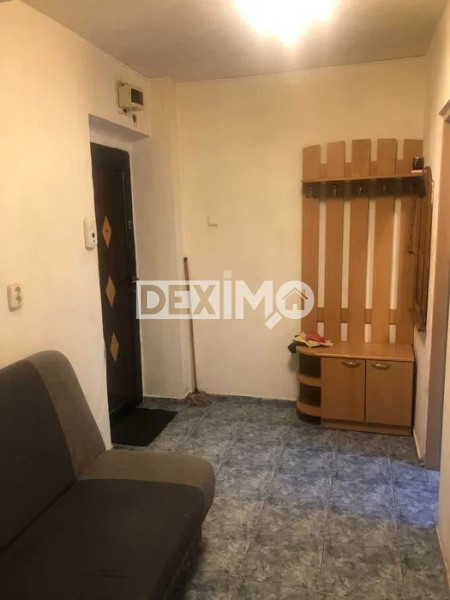 Garsoniera Decomandata - Zona Abator - Etaj 1 - Mobilata Complet