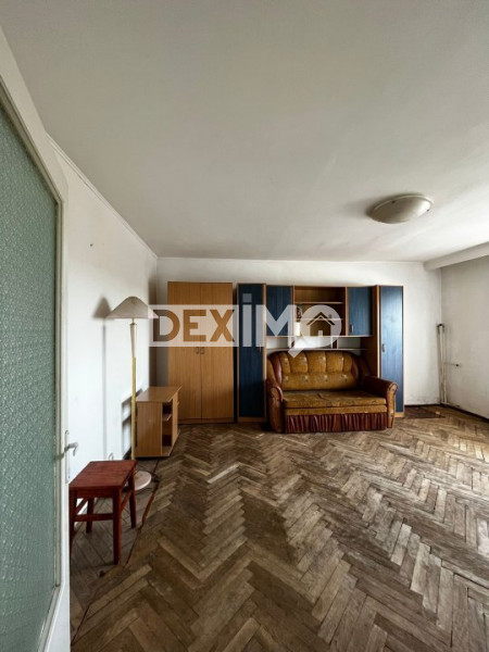 Garsoniera Decomandata - Zona Cora Bratianu - Etaj Intermediar - Gaze Pe Scara