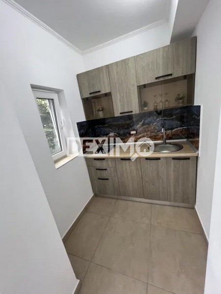 Garsoniera Decomandata - Zona Far - Renovata Integral - Bucatarie Mobilata